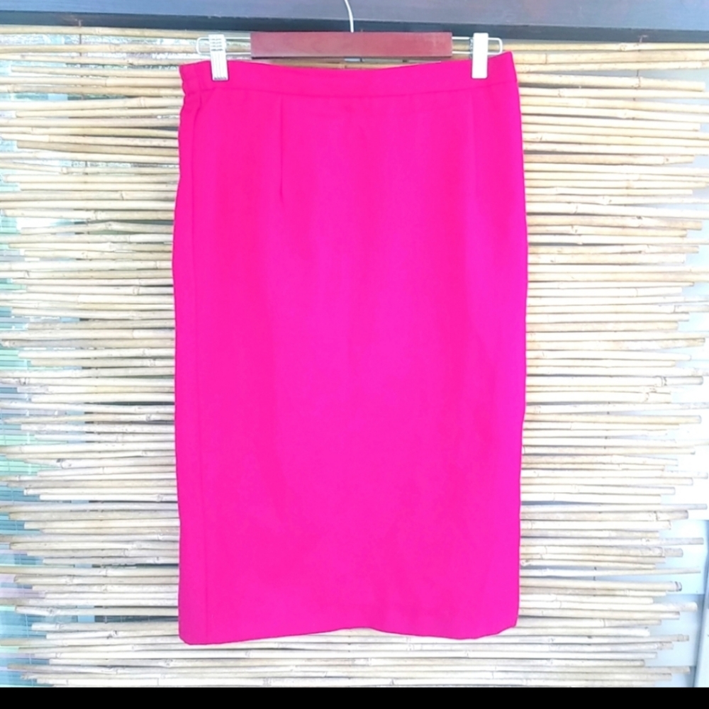Bahari Group 12 Skirt Suit Apple Red Blazer Jacket & Skirt - Picture 9 of 9